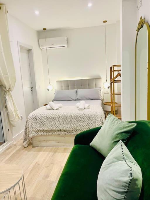 New Luxurious Studio With Patio/Center Málaga Exterior foto