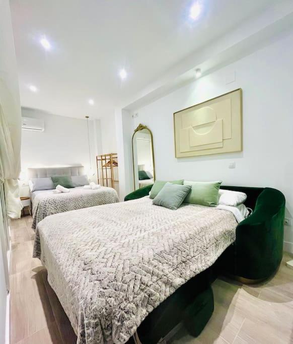 New Luxurious Studio With Patio/Center Málaga Exterior foto
