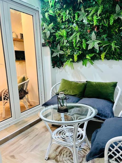 New Luxurious Studio With Patio/Center Málaga Exterior foto