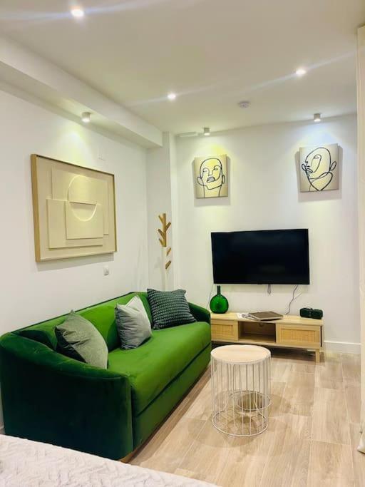 New Luxurious Studio With Patio/Center Málaga Exterior foto